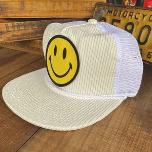 🆕✨AVIATOR NATION WHITE CORDUROY VINTAGE SMILEY PATCH MESH TRUCKER HAT O/S NWT